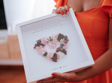 Cargar imagen en el visor de la galería, Marco corazón flores