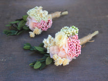 Cargar imagen en el visor de la galería, Prendido flor preservada