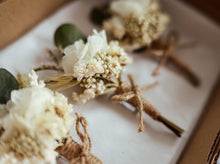 Cargar imagen en el visor de la galería, Prendido flor preservada