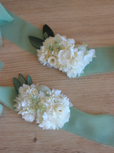 Cargar imagen en el visor de la galería, Pulsera Flores Preservadas Mint
