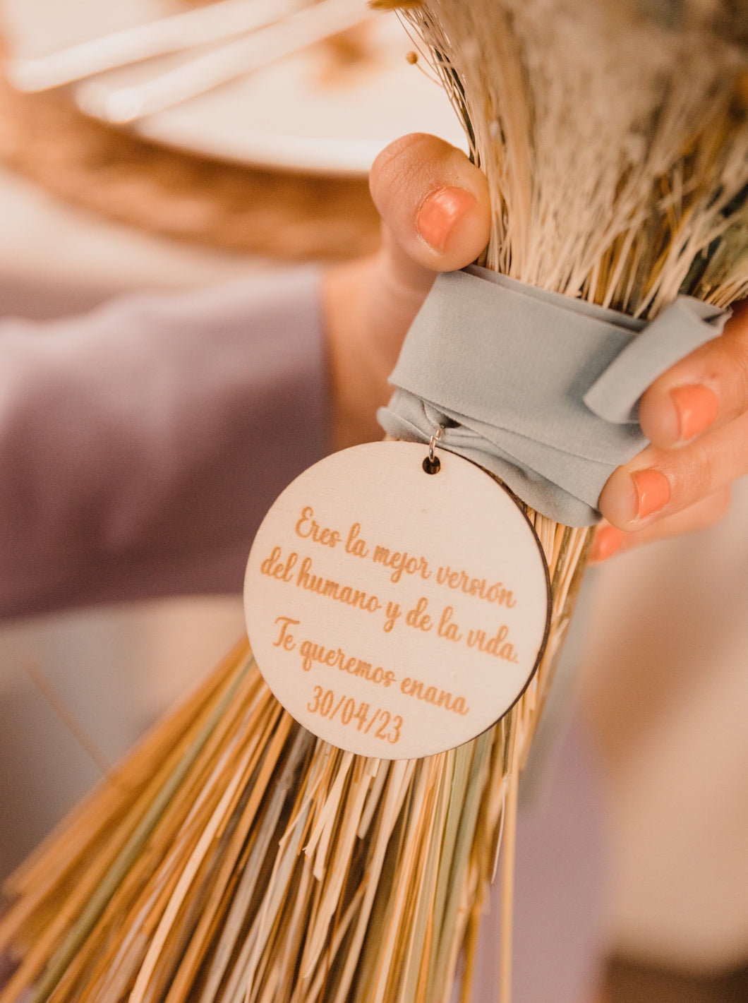 Medalla de madera para ramo y detalles