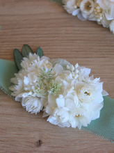 Cargar imagen en el visor de la galería, Pulsera Flores Preservadas Mint
