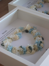 Cargar imagen en el visor de la galería, Marco corazón flores
