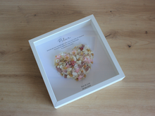 Cargar imagen en el visor de la galería, Marco corazón flores emotivo
